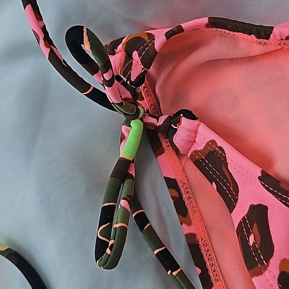 Op String Bikini - Picture 3 of 11